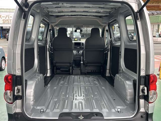 Nissan NV200 Vanette VAN — фото 14