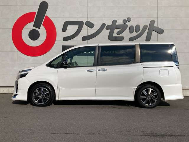 Toyota Voxy — фото 4