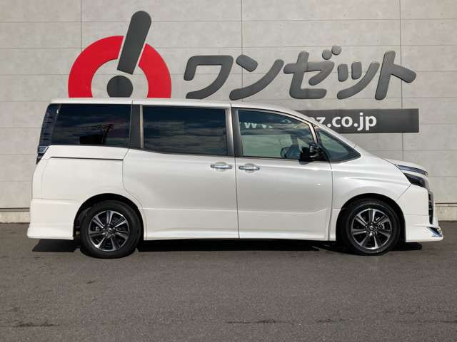 Toyota Voxy — фото 8