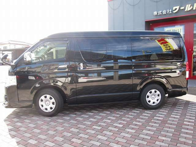 Toyota Hiace — фото 6