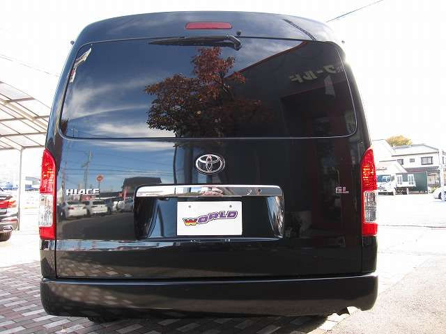 Toyota Hiace — фото 7