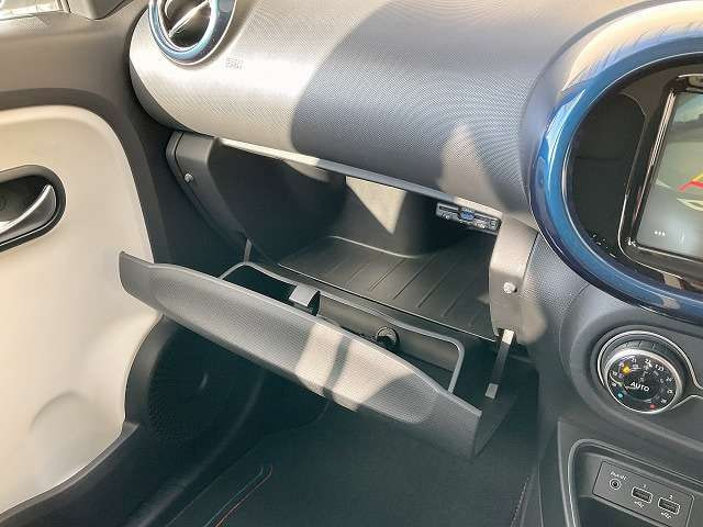 Renault Twingo — фото 10