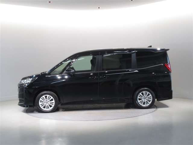 Toyota Noah — фото 3