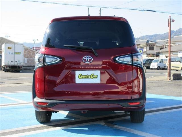 Toyota Sienta — фото 6