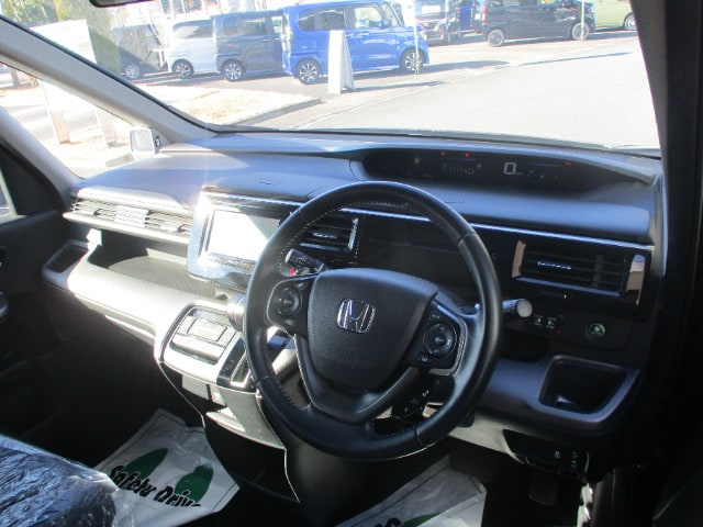 Honda Step WGN — фото 3