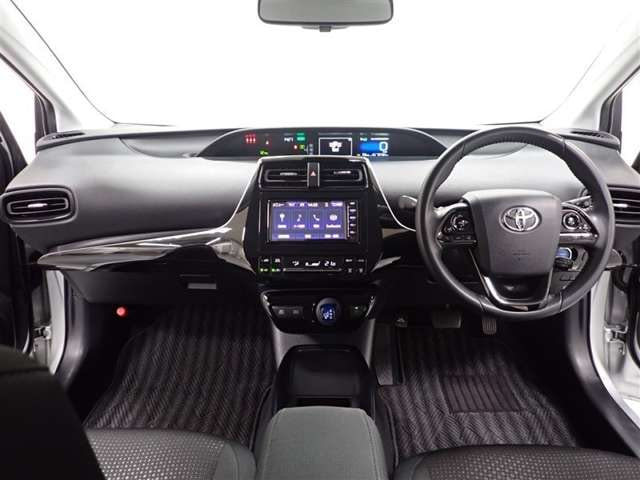 Toyota Prius — фото 7