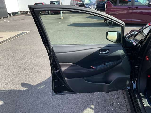 Nissan Leaf — фото 10