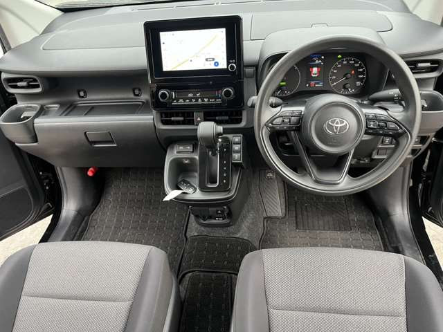 Toyota Sienta — фото 2