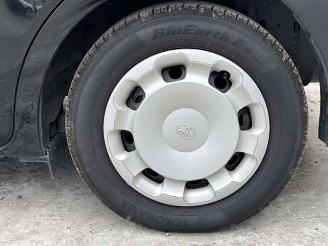 Toyota Sienta — фото 9