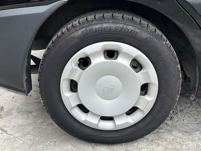 Toyota Sienta — фото 10