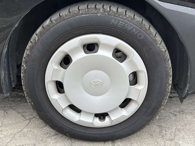 Toyota Sienta — фото 11