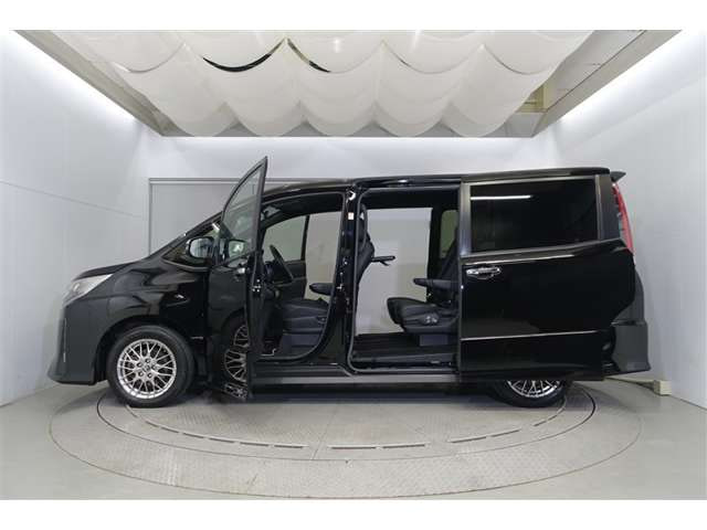 Toyota Noah — фото 2