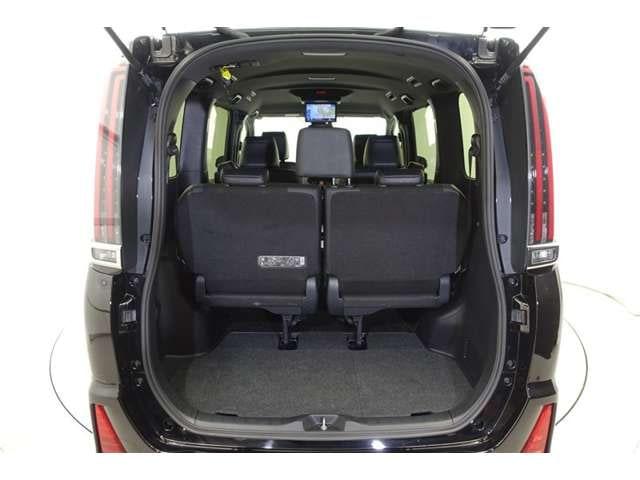 Toyota Noah — фото 8