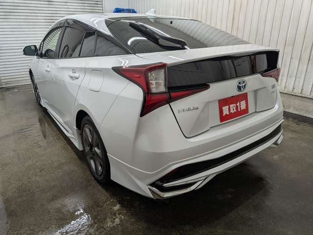 Toyota Prius — фото 7