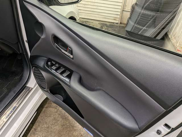 Toyota Prius — фото 8