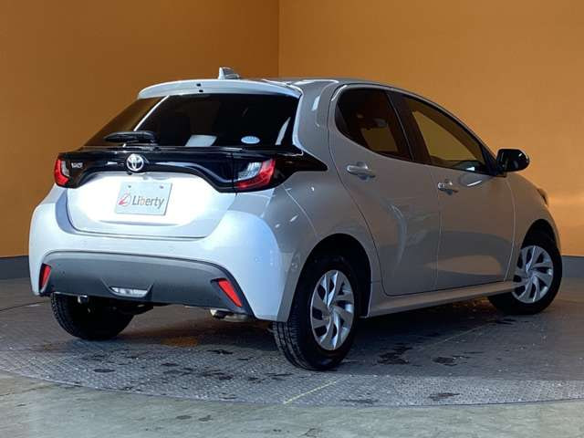 Toyota Yaris — фото 8