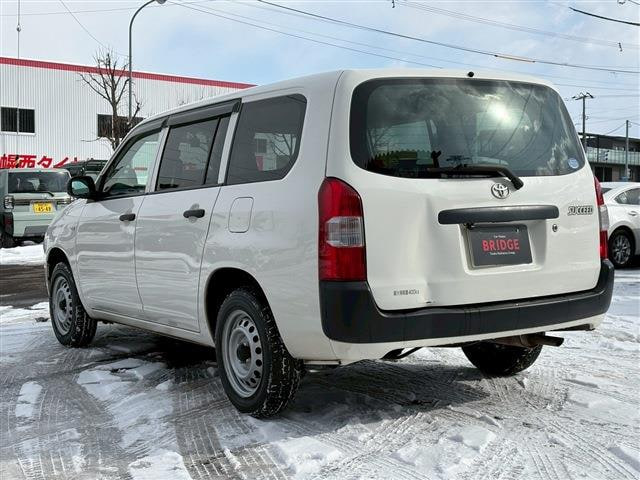 Toyota Succeed VAN — фото 6
