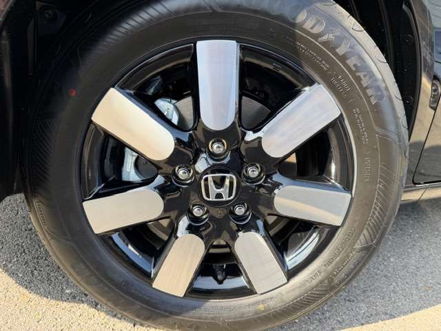 Honda Freed — фото 8