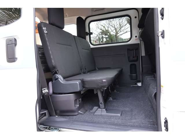 Toyota Pixis VAN — фото 9