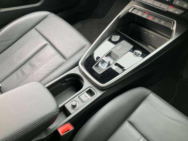 Audi A3 Sedan — фото 12