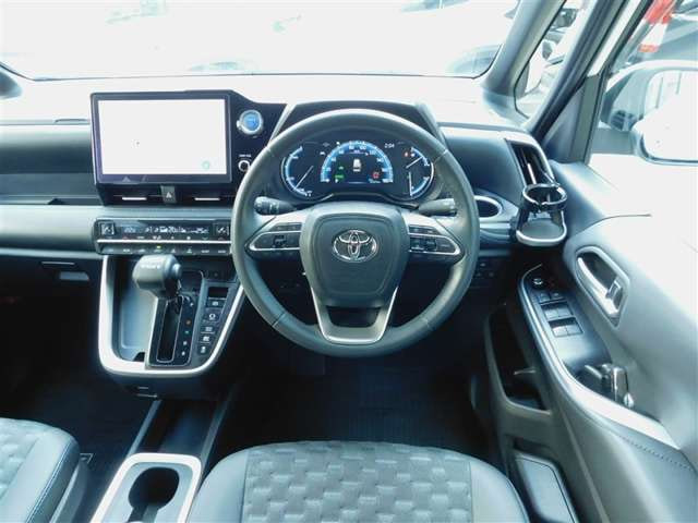 Toyota Voxy — фото 5