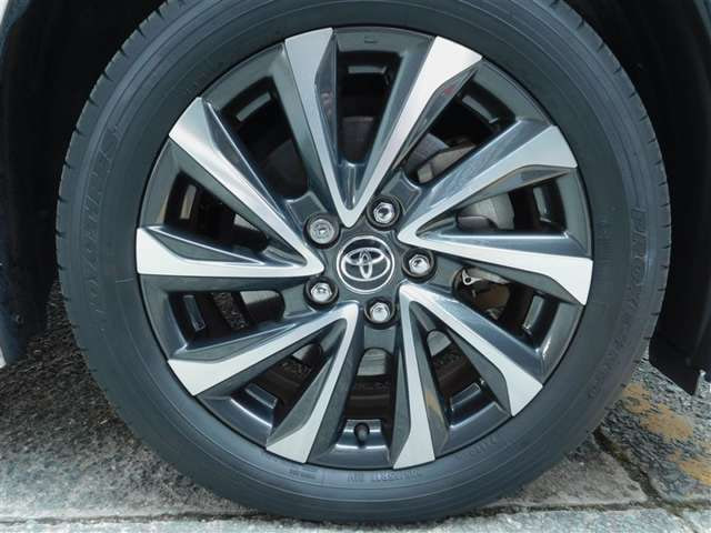 Toyota Voxy — фото 12