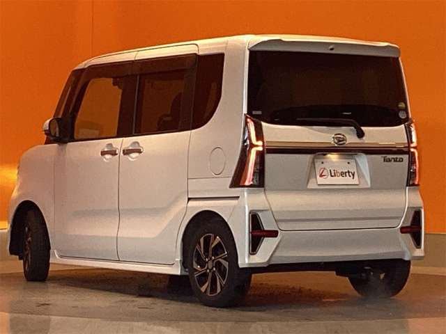 Daihatsu Tanto — фото 6