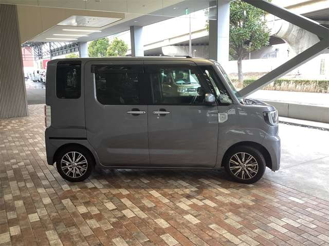 Toyota Pixis Mega — фото 7