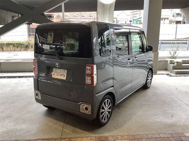 Toyota Pixis Mega — фото 8