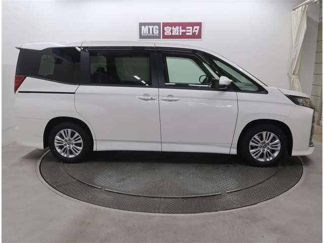 Toyota Noah — фото 6