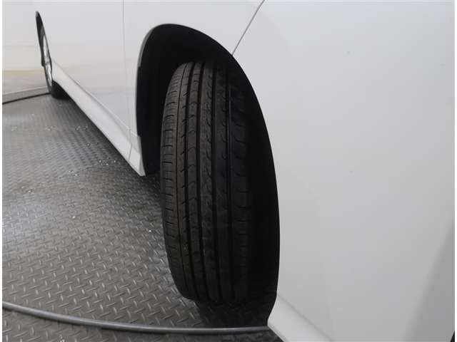 Toyota Noah — фото 9