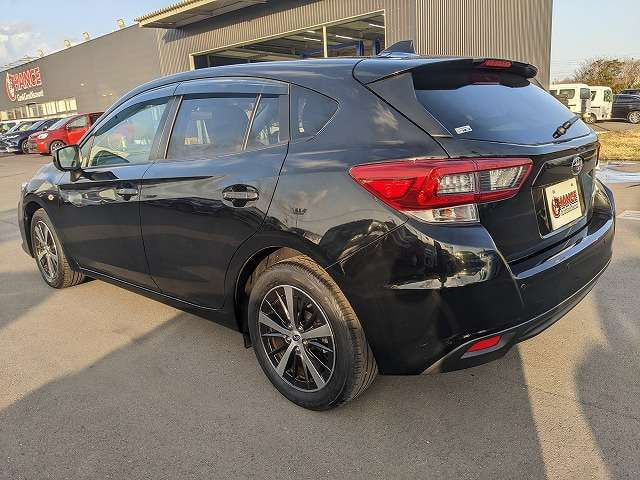 Subaru Impreza Sport — фото 12