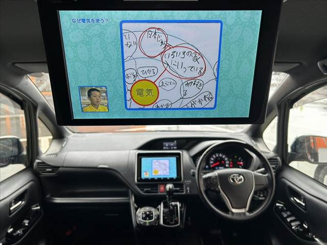 Toyota Noah — фото 2