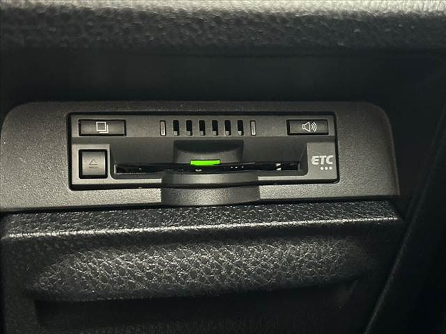 Toyota Noah — фото 7