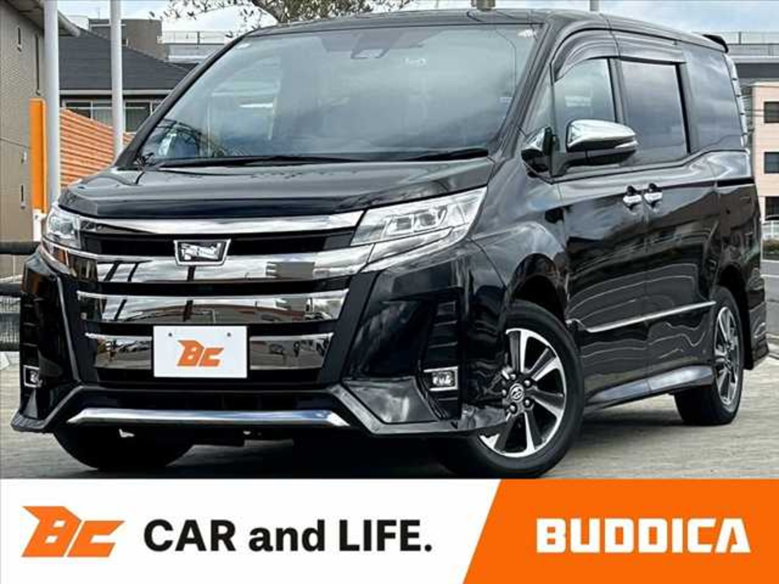 Toyota Noah — фото 13