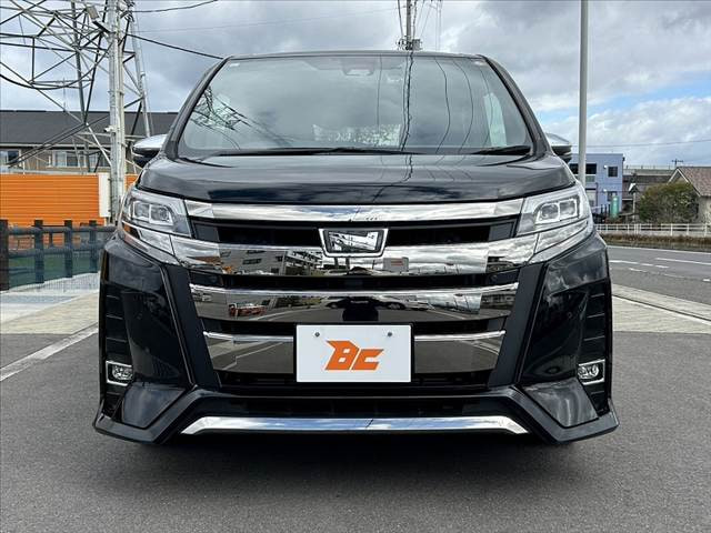 Toyota Noah — фото 14