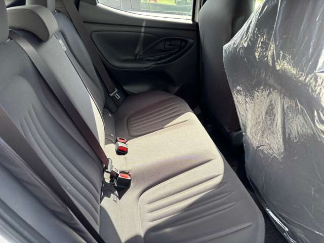 Toyota Yaris — фото 3