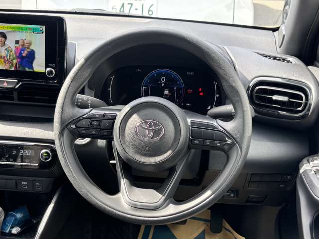 Toyota Yaris — фото 7