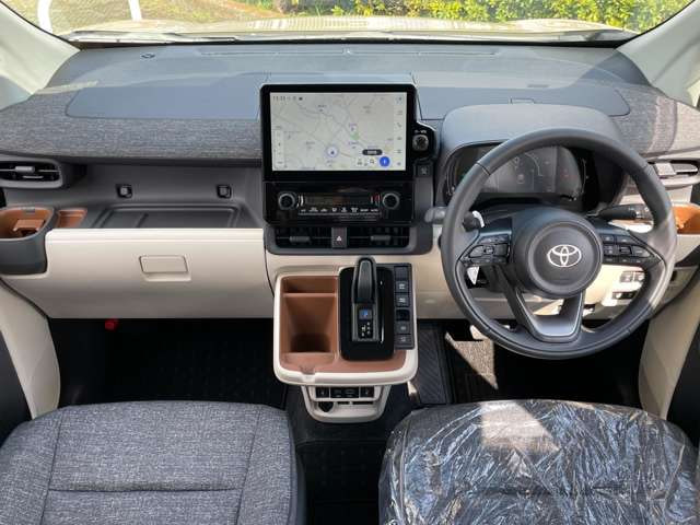 Toyota Sienta — фото 2