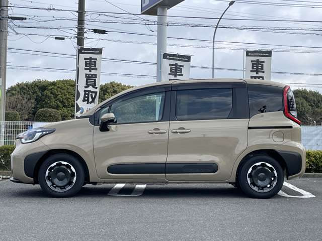 Toyota Sienta — фото 4