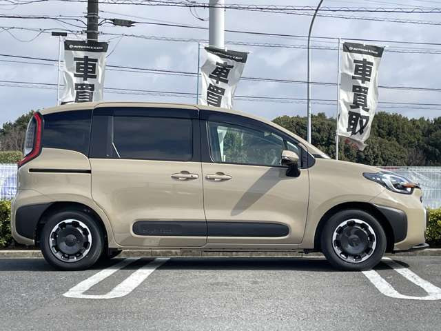 Toyota Sienta — фото 8