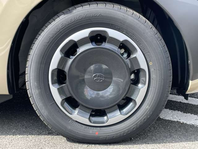 Toyota Sienta — фото 9