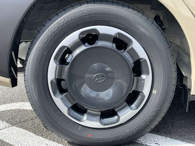 Toyota Sienta — фото 10