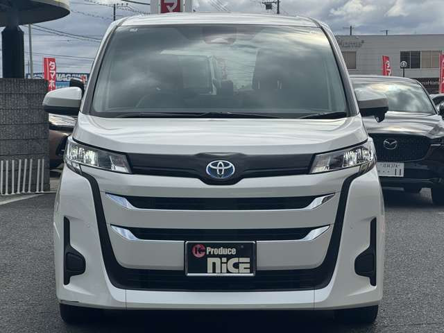 Toyota Noah — фото 3