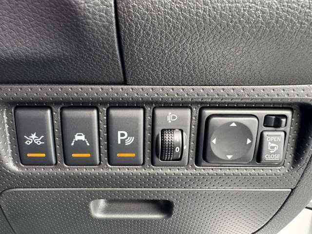 Nissan AD — фото 10