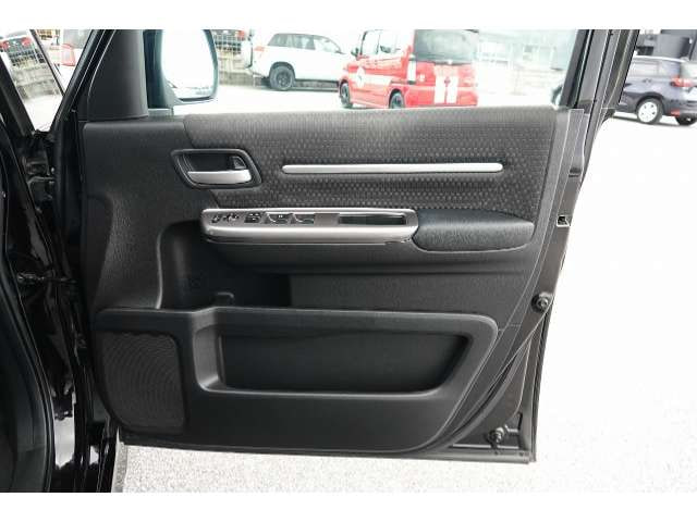 Honda Step WGN — фото 10