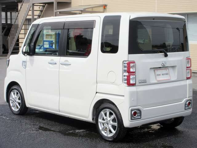 Toyota Pixis Mega — фото 14