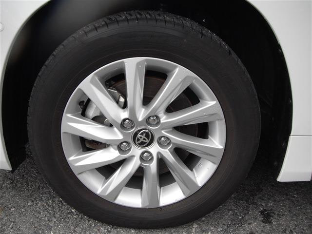 Toyota Noah — фото 9