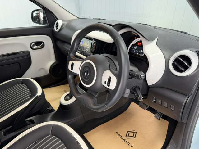 Renault Twingo — фото 7