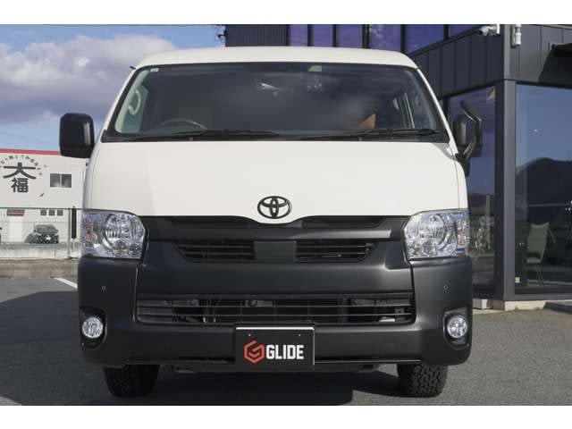 Toyota Hiace — фото 8